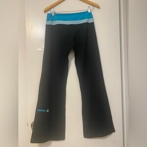 lululemon Athletica Vintage Throwback Grove Black Pants with Blue Accents